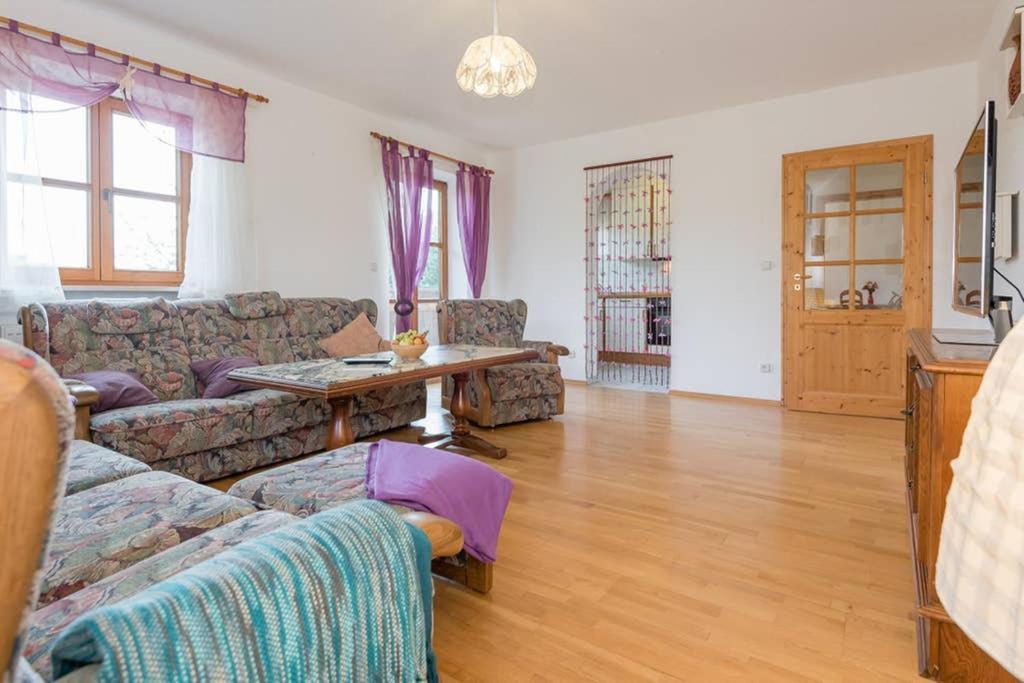 Apartamento Bergmann Burgkirchen an der Alz Exterior foto