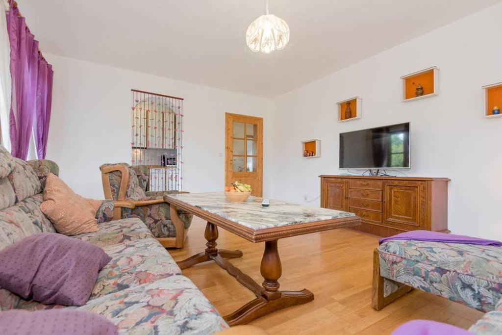 Apartamento Bergmann Burgkirchen an der Alz Exterior foto